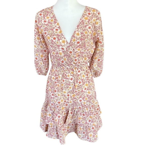 Love… Addy Ditsy Floral Tiered Mini Dress NWOT SZ XS - Picture 1 of 6
